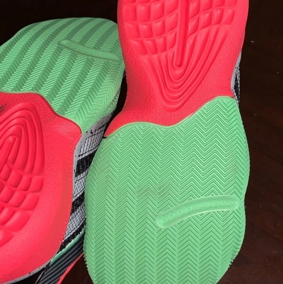 Adidas Harden Stepback J 5y 6.5 womens - Picture 4 of 7